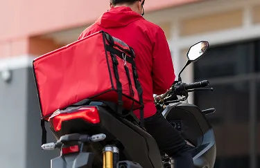 Melyik jobb: saját futár, vagy futárszolgáltatók?