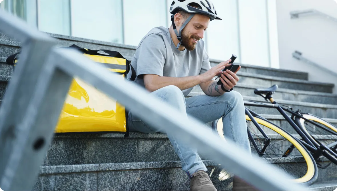 Courier with phone